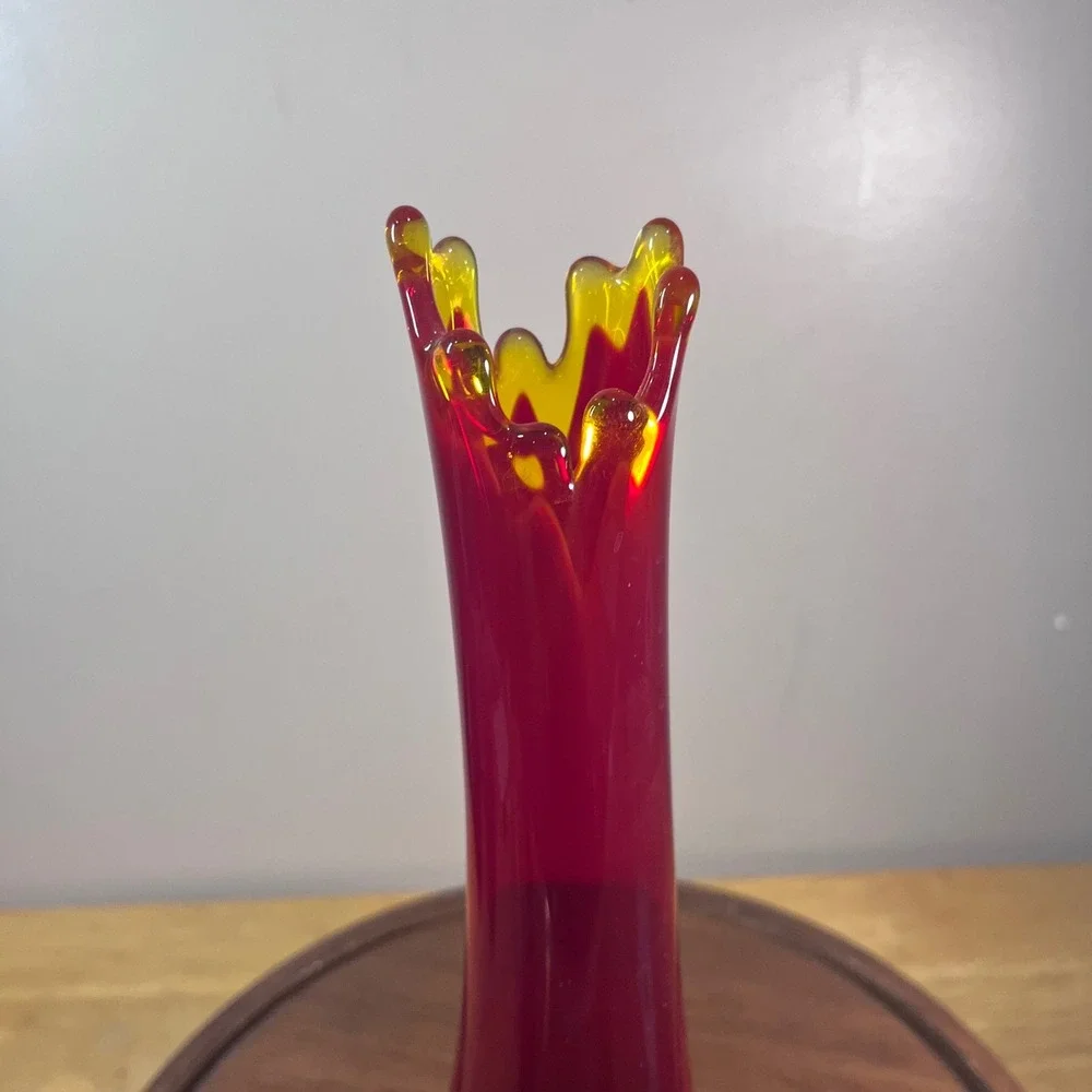 Vtg LE Smith 3 Toed Swung Vase Amberina Red Yellow Glass 11.25